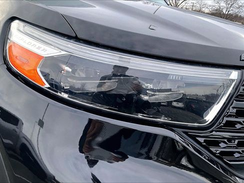 Used 2022 Ford Explorer XLT w/ Equipment Group 202A image 27