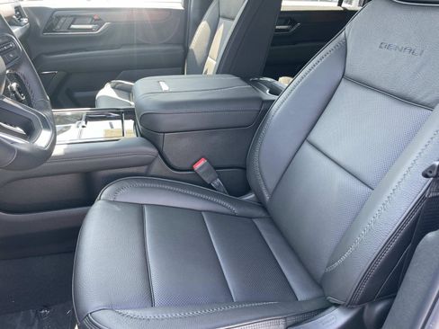 New 2026 GMC Yukon XL Denali w/ Sun & Power Step Package AWD/4WD image 20