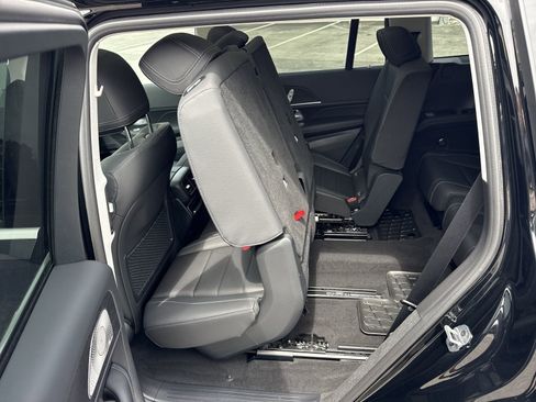 New 2026 Mercedes-Benz GLS 450 4MATIC image 15