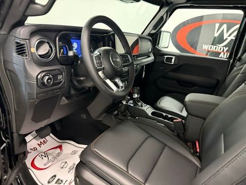 New 2026 Jeep Wrangler Unlimited Sahara AWD/4WD image 10