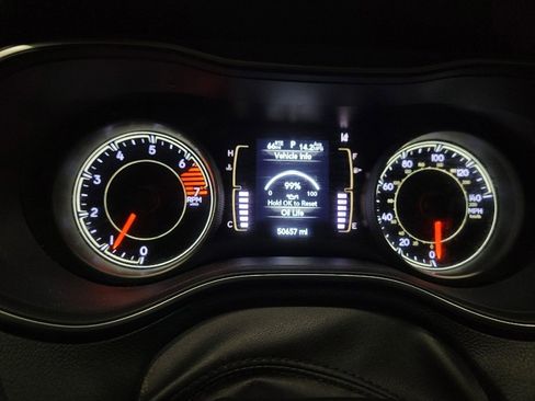 Used 2021 Jeep Cherokee Latitude Plus AWD/4WD image 23