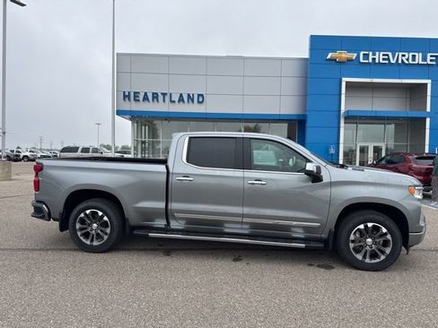 Used 2024 Chevrolet Silverado 1500 High Country w/ Z71 Off-Road Package AWD/4WD image 6