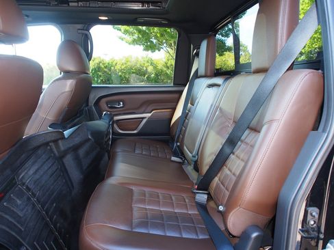 Used 2021 Nissan Titan Platinum Reserve w/ Moonroof Package AWD/4WD image 19