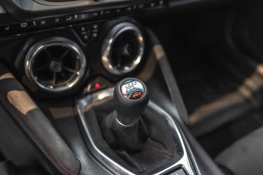 Used 2018 Chevrolet Camaro ZL1 RWD image 18