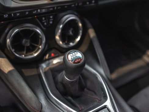 Used 2018 Chevrolet Camaro ZL1 RWD image 18