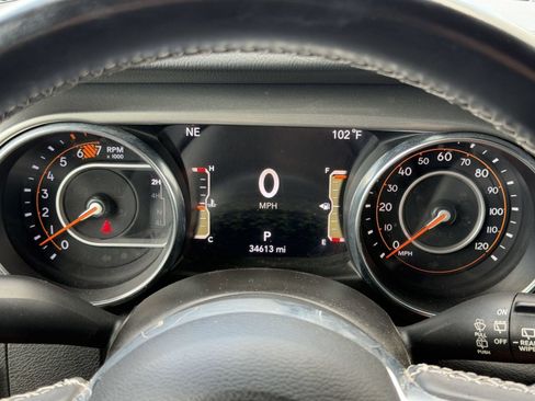 Used 2021 Jeep Wrangler Unlimited Sahara AWD/4WD image 25