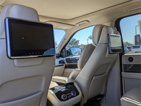 Used 2019 Lincoln Navigator L Reserve image 14