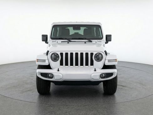 Used 2025 Jeep Wrangler Unlimited Sahara AWD/4WD image 2