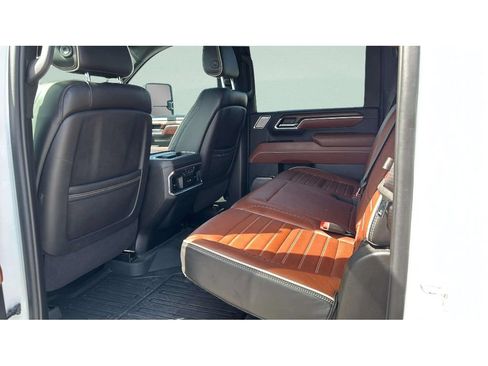 Used 2024 GMC Sierra 3500 Denali Ultimate AWD/4WD image 19