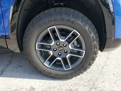 New 2026 GMC Terrain AT4 AWD/4WD image 6
