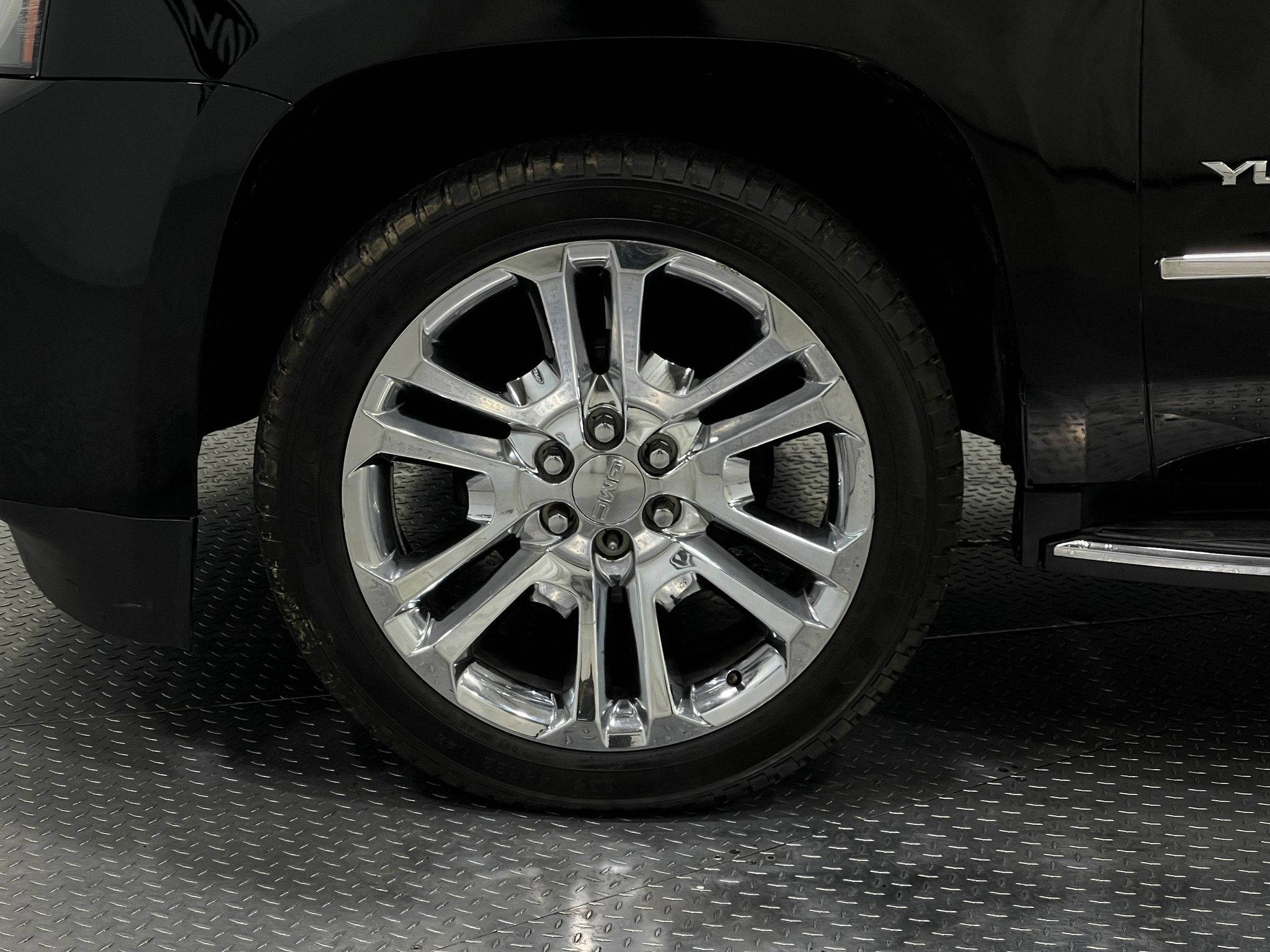 Used 2019 GMC Yukon SLT w/ Premium Edition AWD/4WD image 37