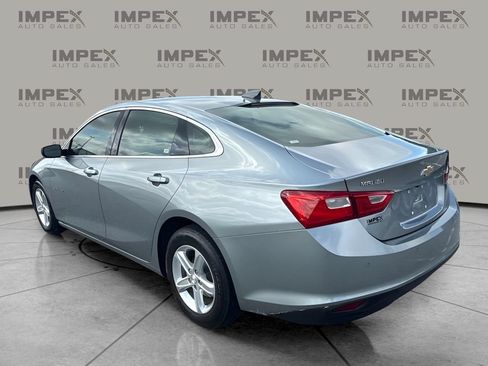 Used 2024 Chevrolet Malibu LS FWD image 2