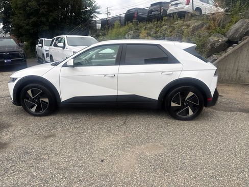 Used 2025 Hyundai Ioniq 5 SE RWD image 2