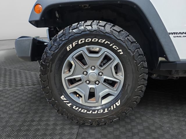 Used 2017 Jeep Wrangler Unlimited Rubicon w/ Connectivity Group AWD/4WD image 32