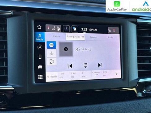 Used 2024 Chrysler Voyager LX image 21