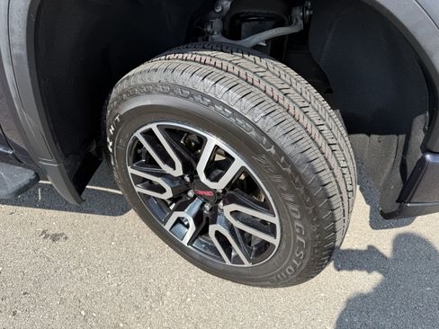 Used 2022 GMC Sierra 1500 AT4 w/ AT4 Premium Package AWD/4WD image 34