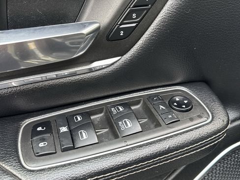 Used 2021 RAM 1500 Laramie image 25