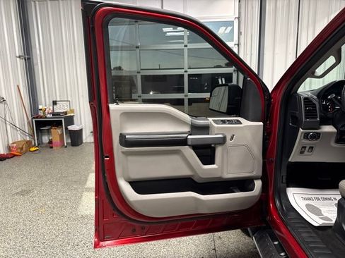 Used 2018 Ford F150 XLT w/ Equipment Group 302A Luxury AWD/4WD image 7