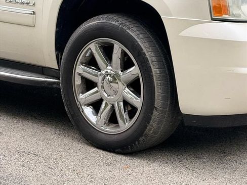 Used 2012 GMC Yukon XL Denali AWD/4WD image 31