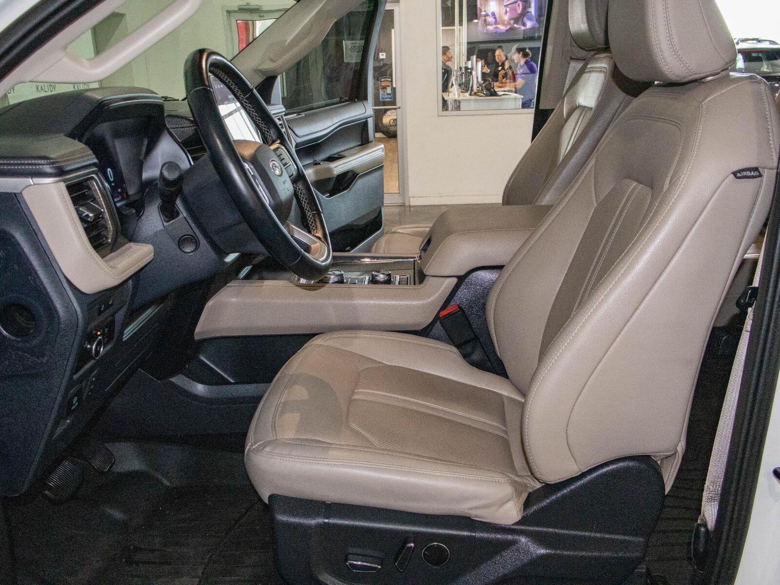 Used 2023 Ford Expedition Max Limited AWD/4WD image 7