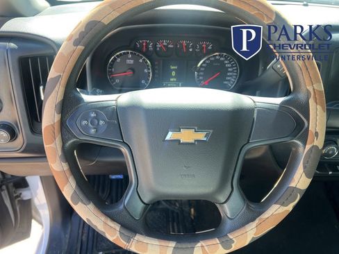 Used 2018 Chevrolet Silverado 1500 Custom w/ Custom Convenience Package image 19