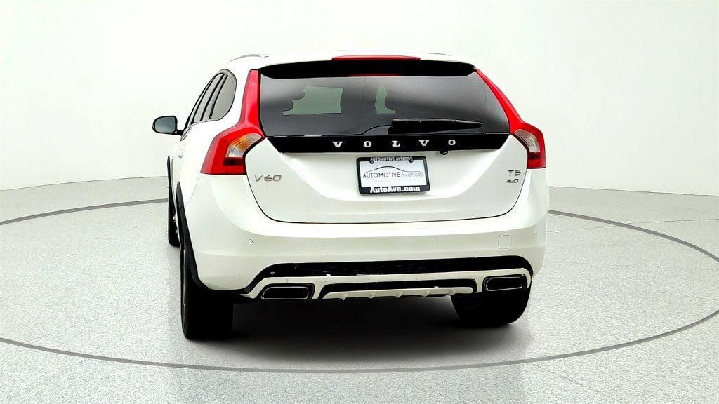 Used 2015 Volvo V60 T5 Cross Country w/ Convenience Package AWD/4WD image 6