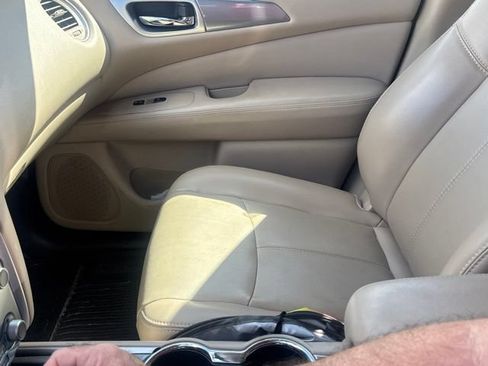 Used 2018 Nissan Pathfinder SL w/ SL Premium Package FWD image 13