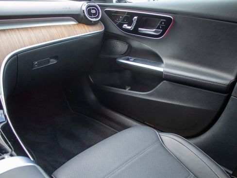 Used 2025 Mercedes-Benz C 300 4MATIC Sedan image 20