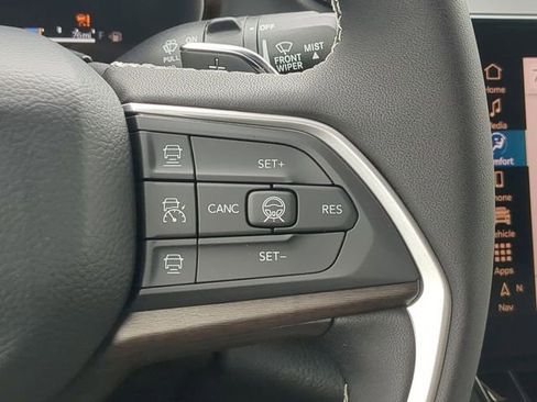 New 2026 Jeep Grand Cherokee L Limited w/ Limited Altitude Package AWD/4WD image 32