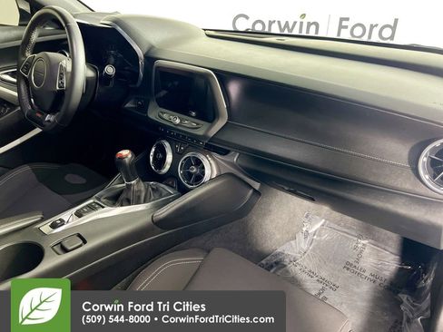 Used 2018 Chevrolet Camaro SS image 28