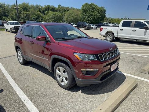Used 2021 Jeep Compass Latitude w/ Convenience Group AWD/4WD image 3