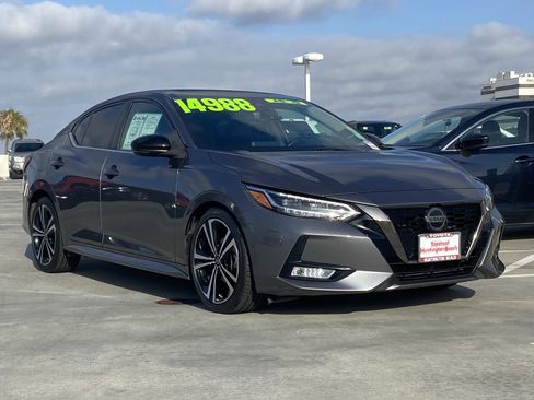 Used 2020 Nissan Sentra SR w/ Premium Package FWD image 2