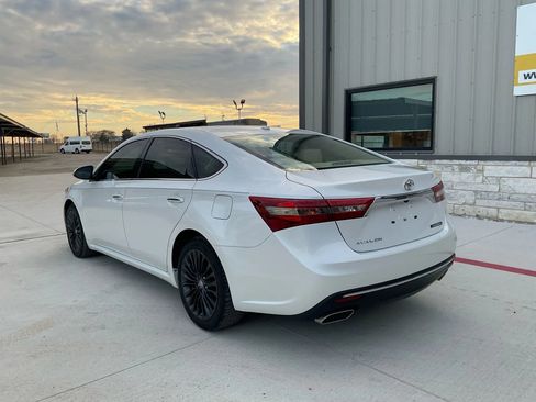 Used 2016 Toyota Avalon Touring image 6