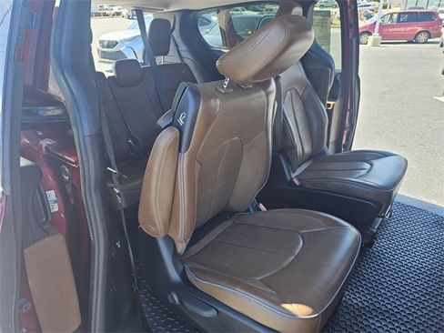 Used 2018 Chrysler Pacifica Limited w/ Advanced Safetytec Group image 15