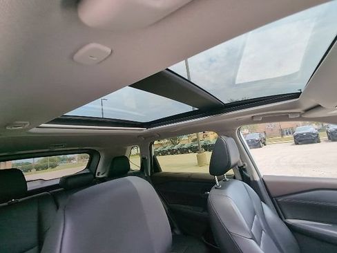 Used 2023 Nissan Rogue SV w/ SV Premium B Package FWD image 4