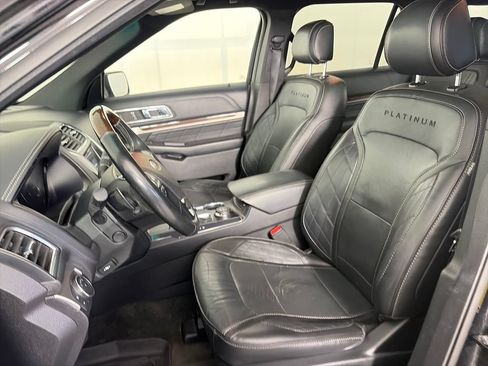 Used 2017 Ford Explorer Platinum AWD/4WD image 11