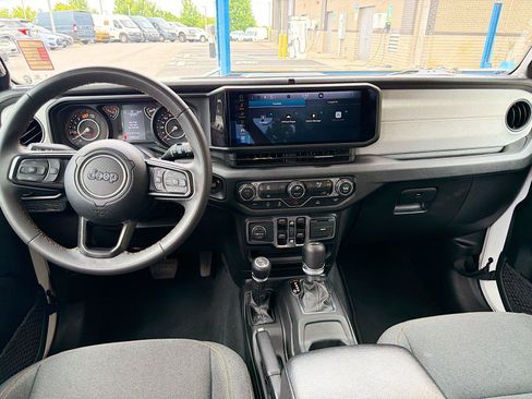 Used 2024 Jeep Wrangler Unlimited Sport AWD/4WD image 20