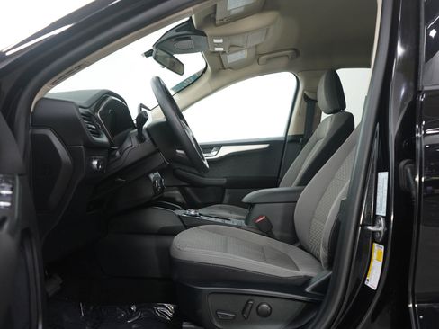 Used 2020 Ford Escape SE image 23