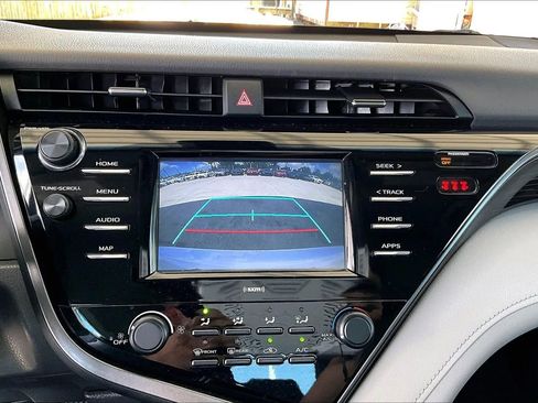 Used 2020 Toyota Camry LE FWD image 13
