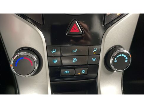 Used 2015 Chevrolet Cruze LT FWD image 14