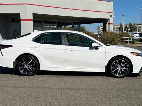 Certified 2023 Toyota Camry SE FWD image 6