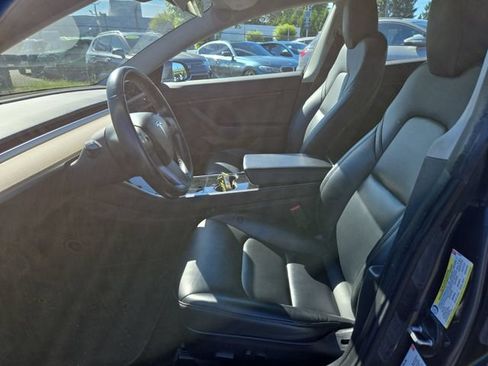Used 2018 Tesla Model 3 Long Range RWD image 10