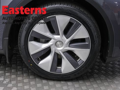Used 2023 Tesla Model Y Long Range AWD/4WD image 26