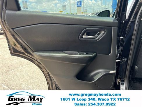Used 2024 Nissan Rogue SV FWD image 17