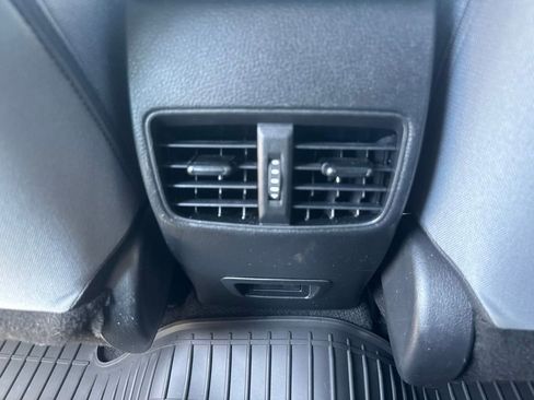 Used 2023 Toyota Corolla Cross AWD Hybrid image 23