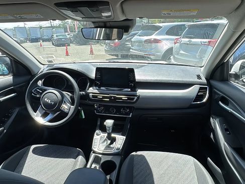 Used 2023 Kia Seltos LX AWD/4WD image 18