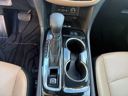 Used 2024 Chevrolet Equinox Premier image 24