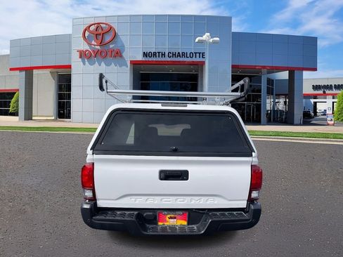 Used 2022 Toyota Tacoma SR image 9