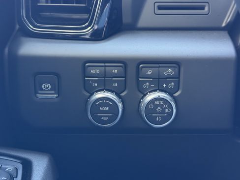 Certified 2025 GMC Sierra 1500 AT4 AWD/4WD image 32