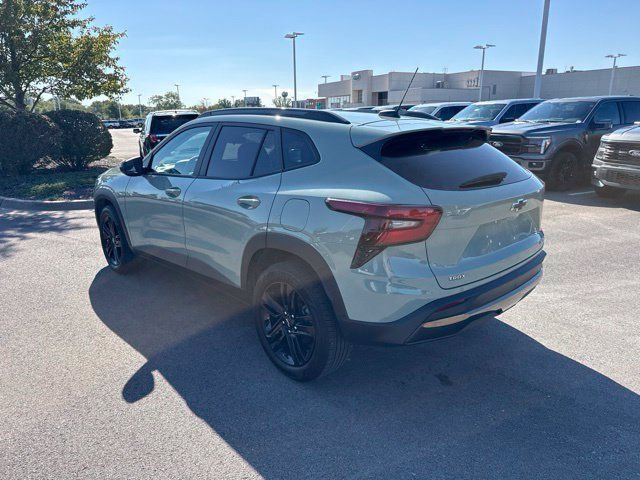 Used 2025 Chevrolet Trax ACTIV w/ Sunroof Package FWD image 4